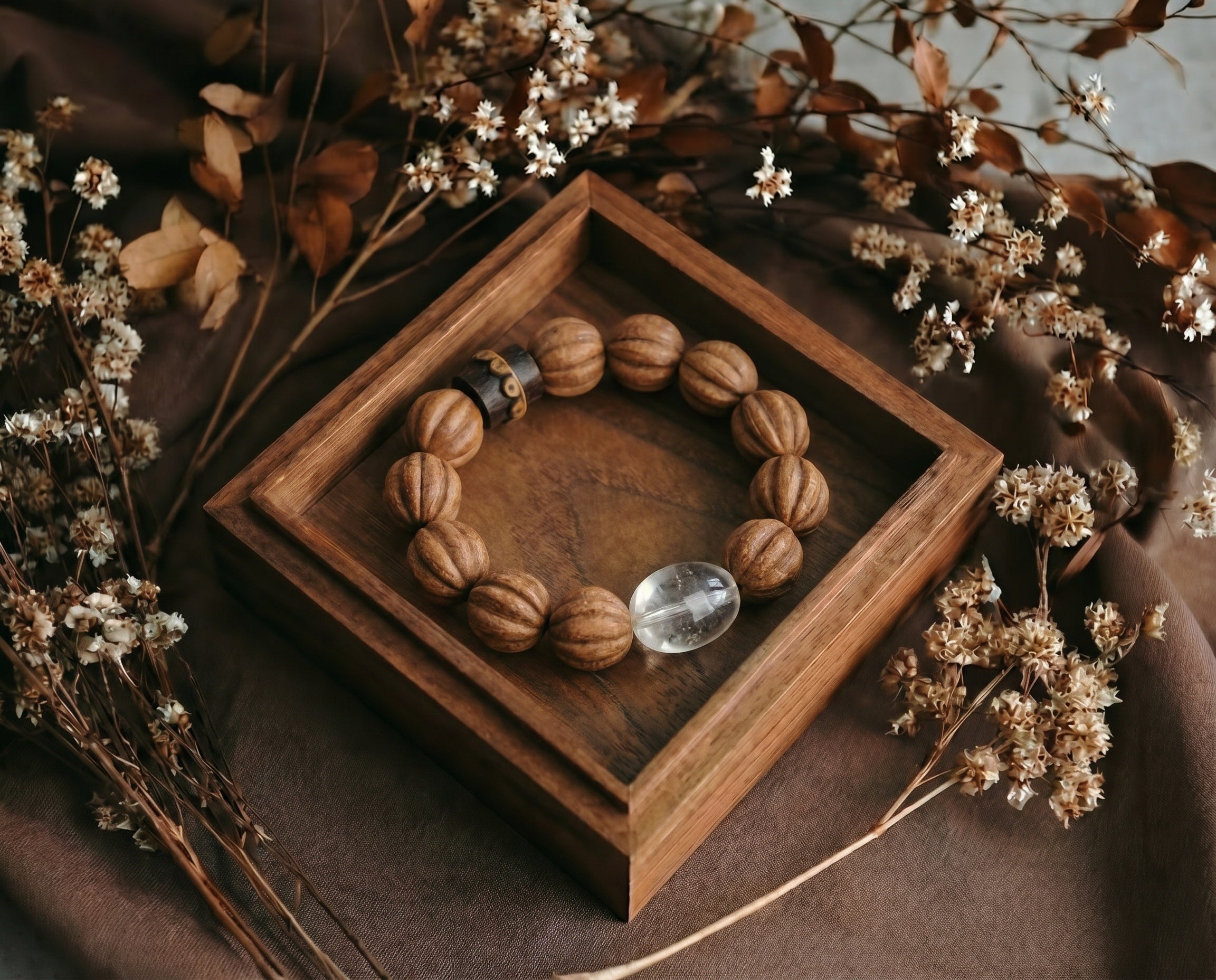 Beaded Agarwood Bracelet | Wood Grain Stillness